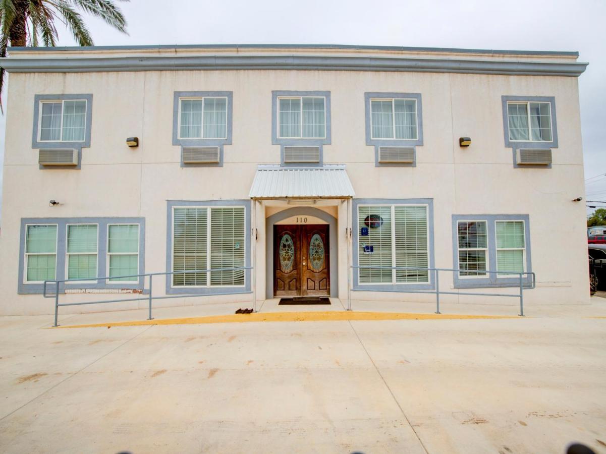 Hotel Dilley Grand Dış mekan fotoğraf