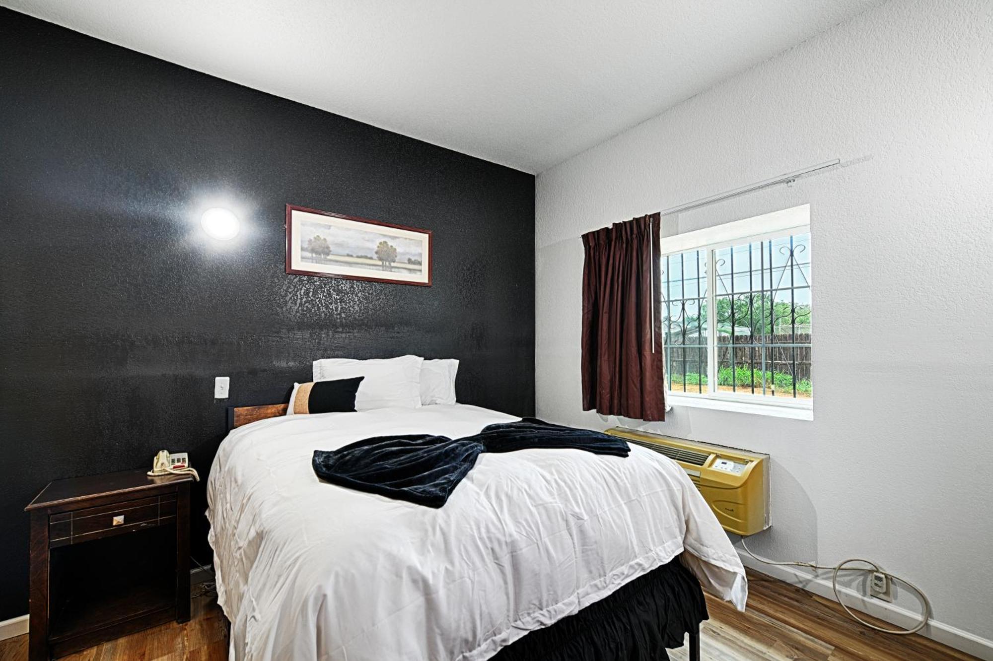 Hotel Dilley Grand Dış mekan fotoğraf