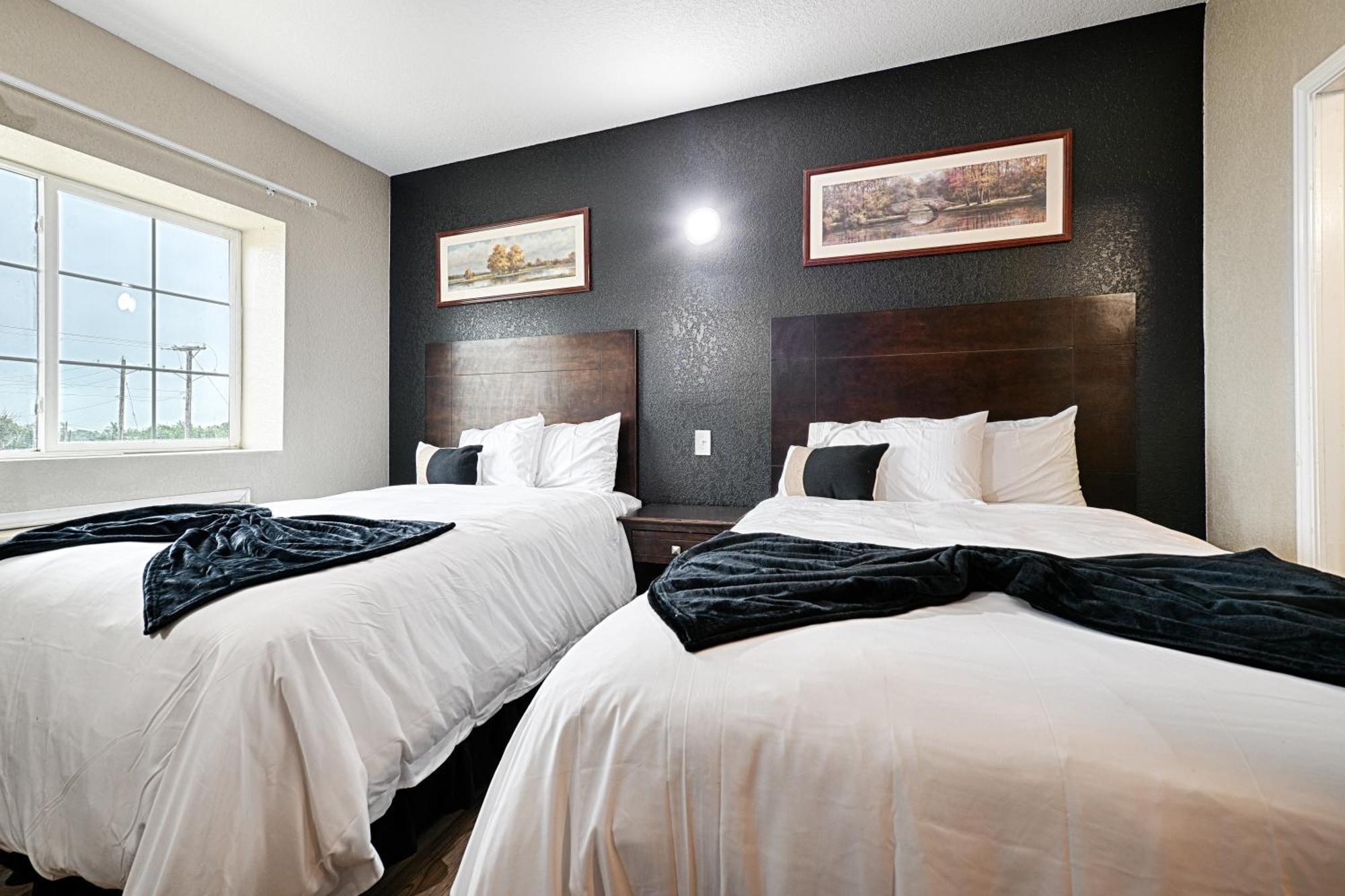 Hotel Dilley Grand Dış mekan fotoğraf